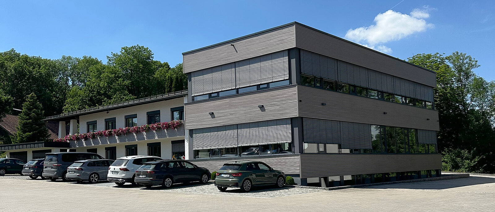 Brandl Bürogebäude mit 2. Stockwerk